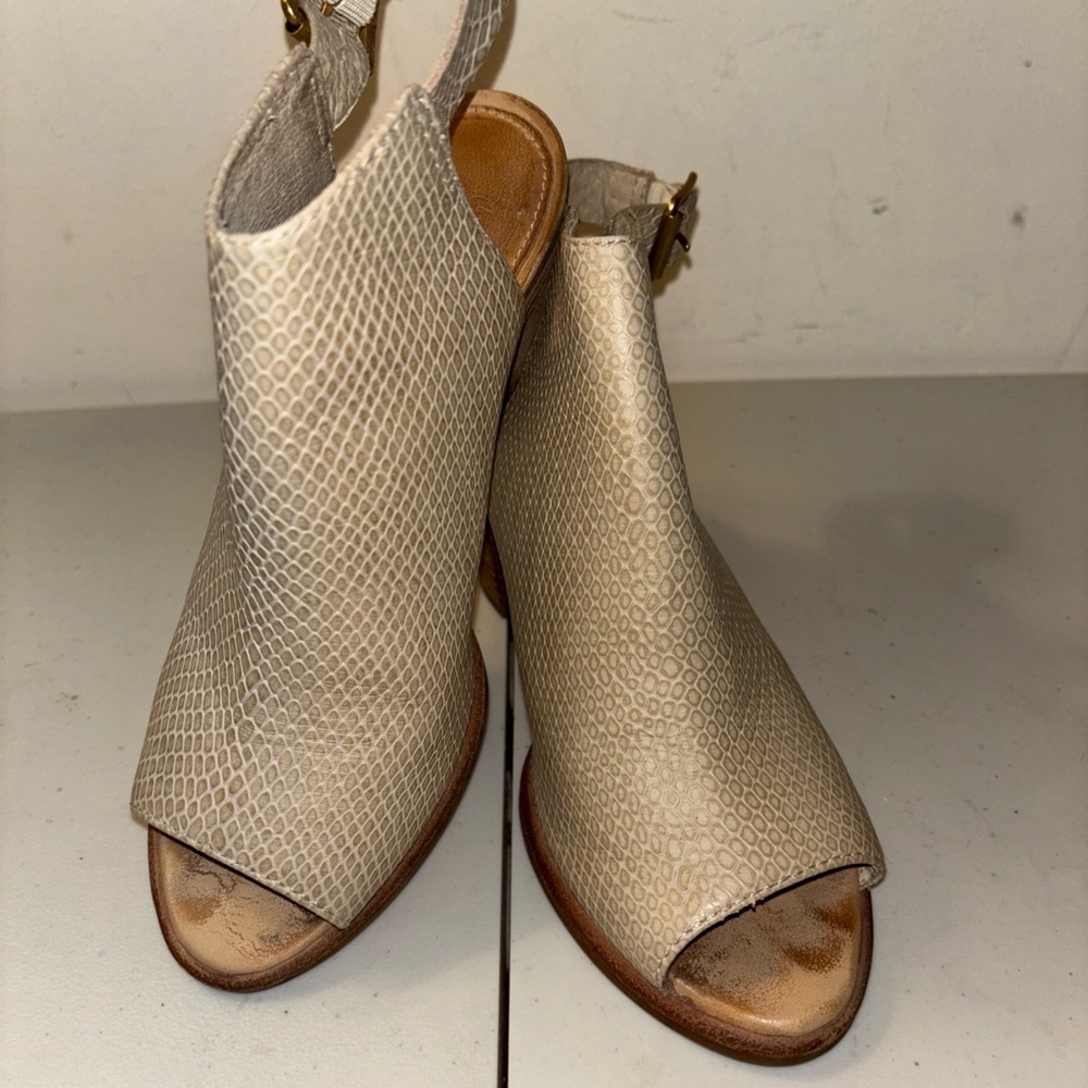 UGG Heel Peep-Toe Chunky Shoes Avant Garde Y2K Leather Cream Color